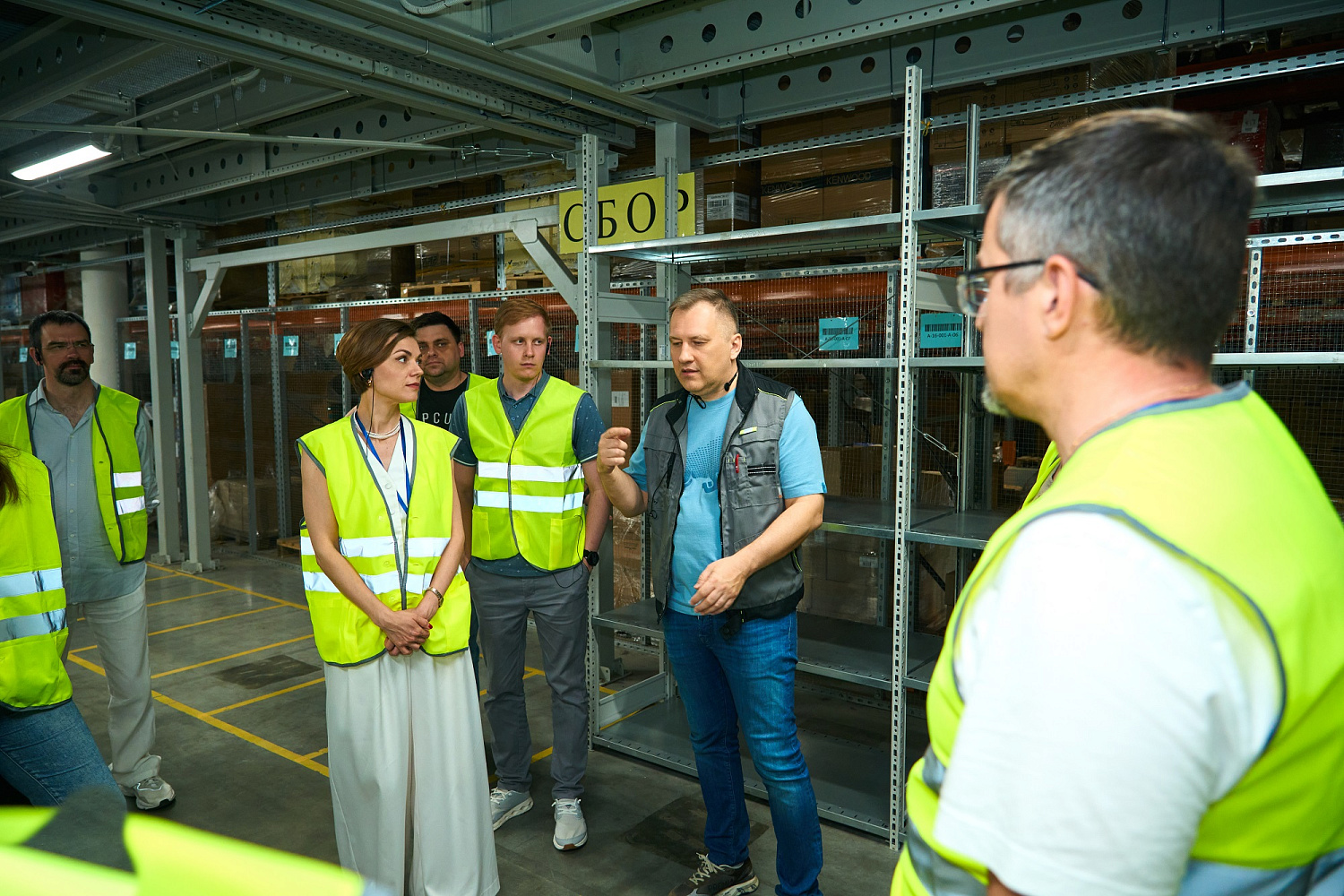  Делегация РЖД посетила распределительный центр СДТ в Климовске: железные дороги VS фулфилмент-скорость