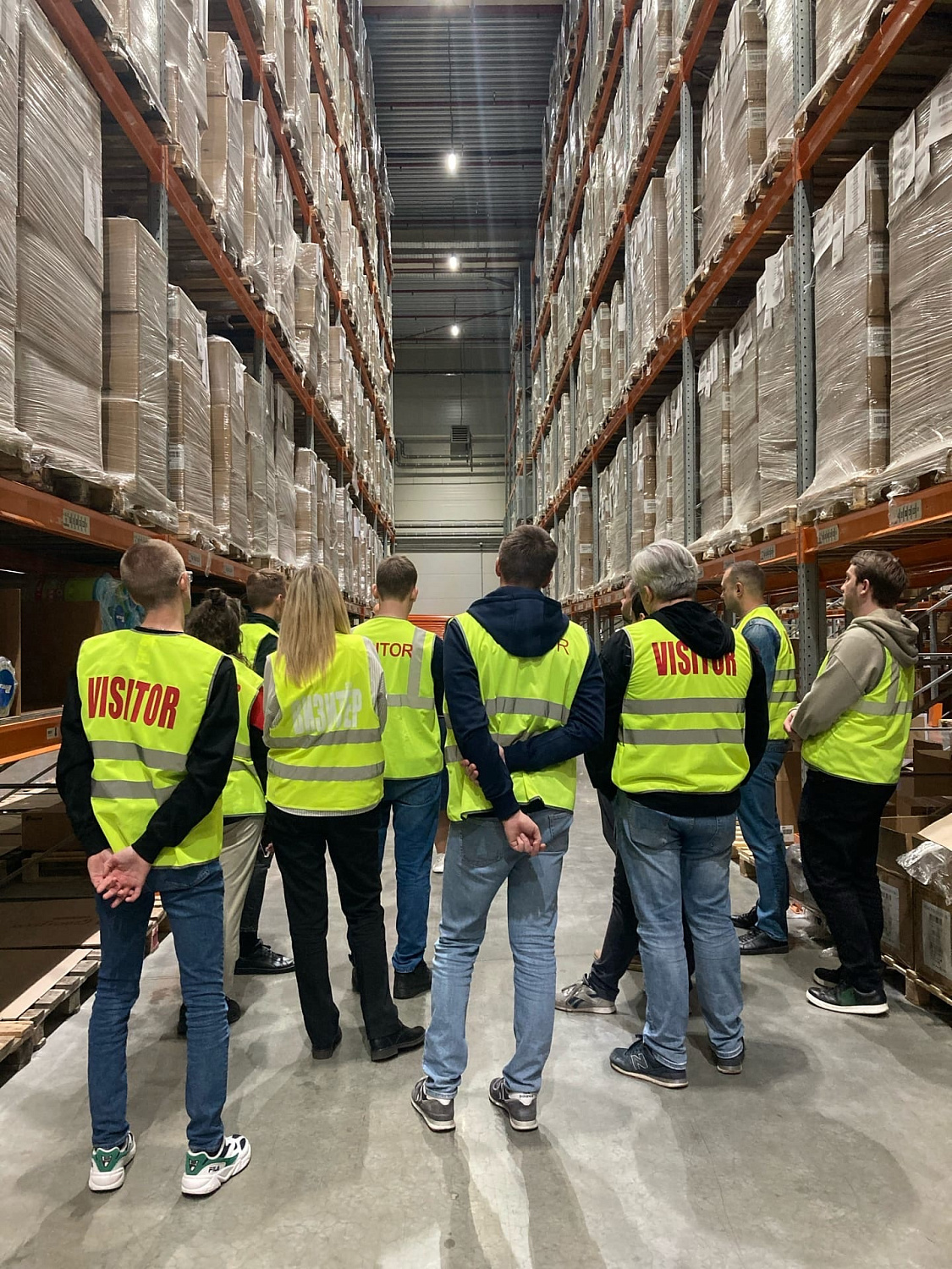 Новая экскурсия по фулфилмент-центру СДТ