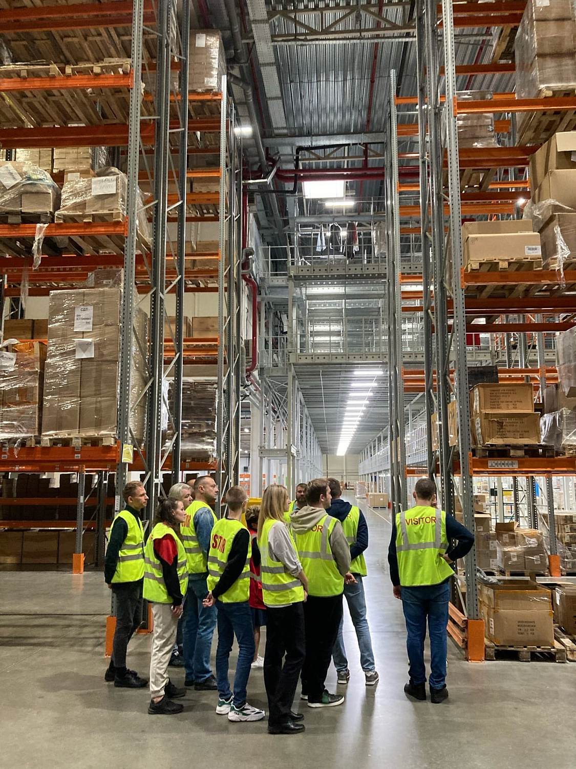 Новая экскурсия по фулфилмент-центру СДТ
