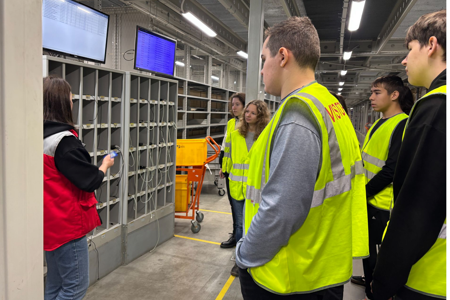 Будущие логисты — у нас на складе!