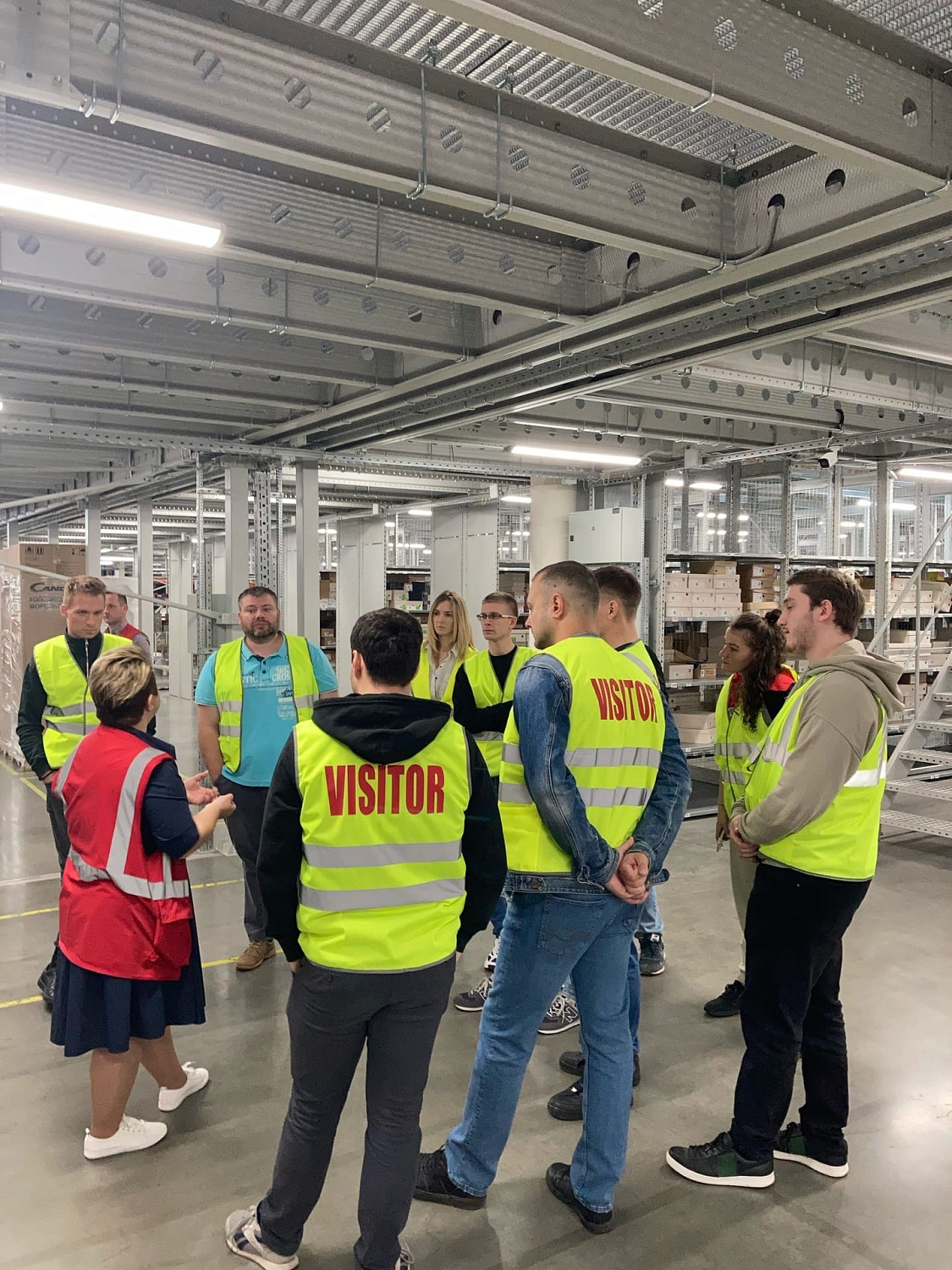 Новая экскурсия по фулфилмент-центру СДТ